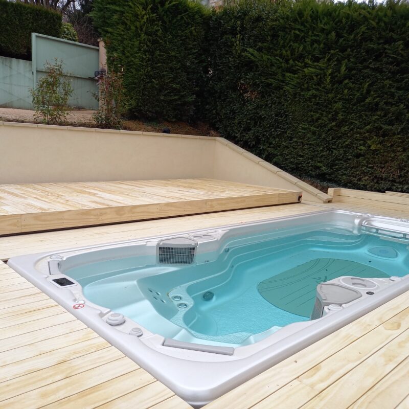 Terrasse mobile DIBLUE pour un spa de nage à Mâcon (71)