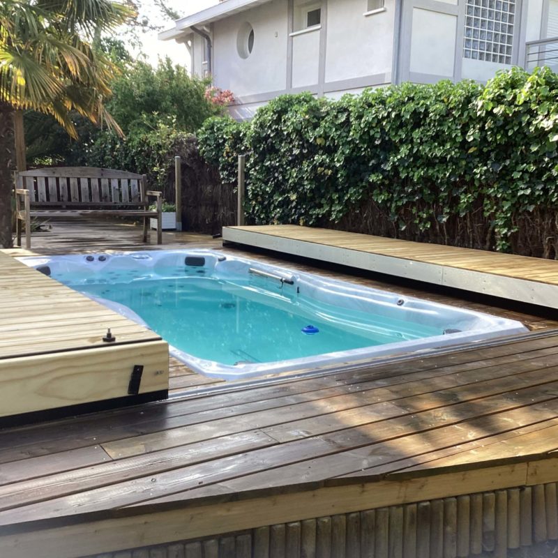 Terrasse mobile DIBLUE pour ce magnifique espace Jacuzzi dans les Landes (40)