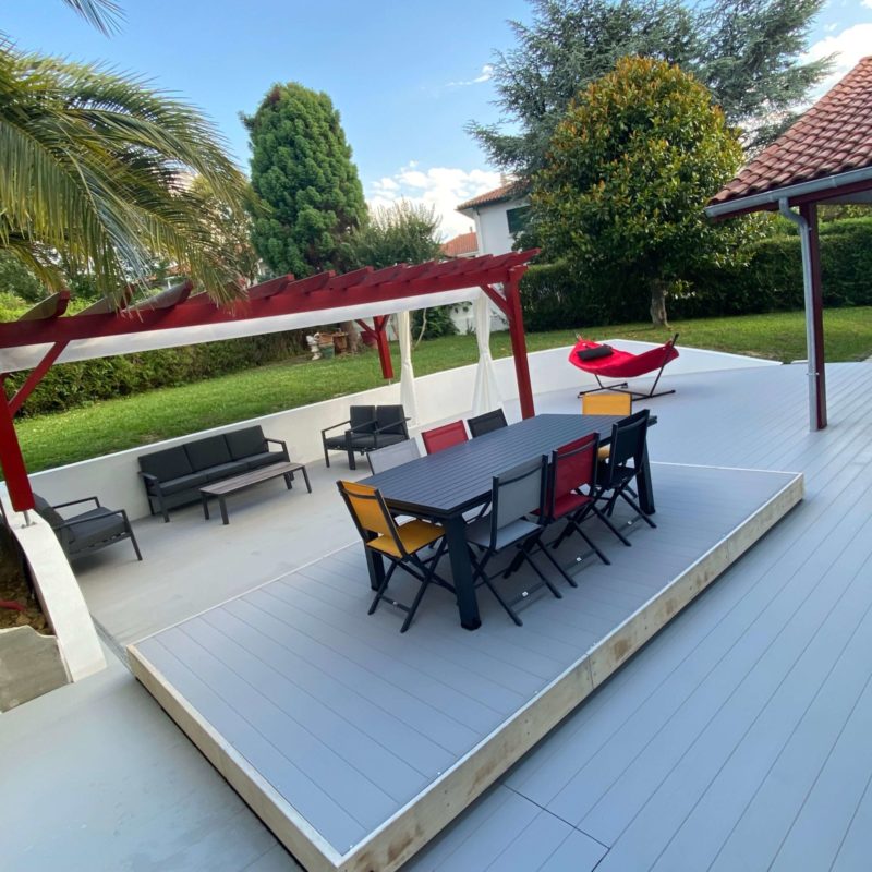 Terrasse mobile dans le Pays Basque (64) pour un jacuzzi.4